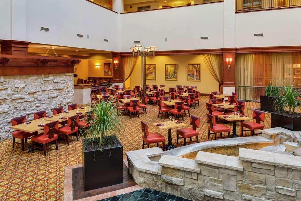 Hilton Charlotte Airport Hotel Restaurant photo